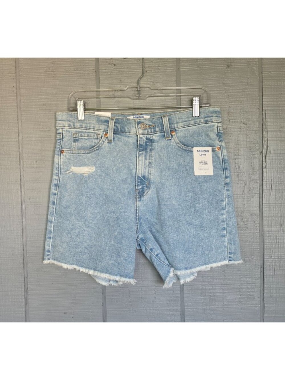 Denizen from Levi's Vintage High Rise Denim Shorts Light Wash Frayed Hem. Size 8